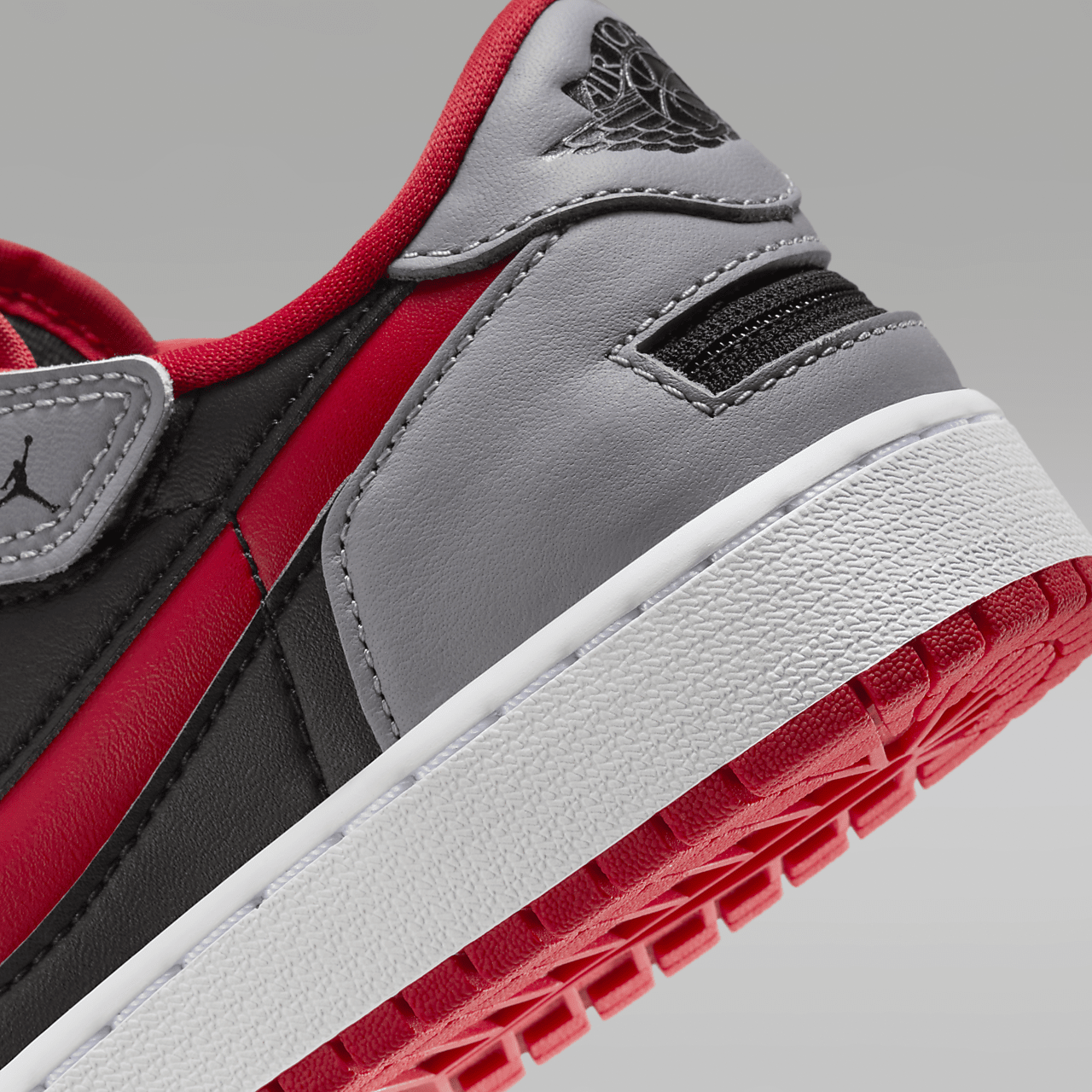 Nike Air Jordan 1 Low sneaker Zwart/Cement Grey/Wit/Fire Red