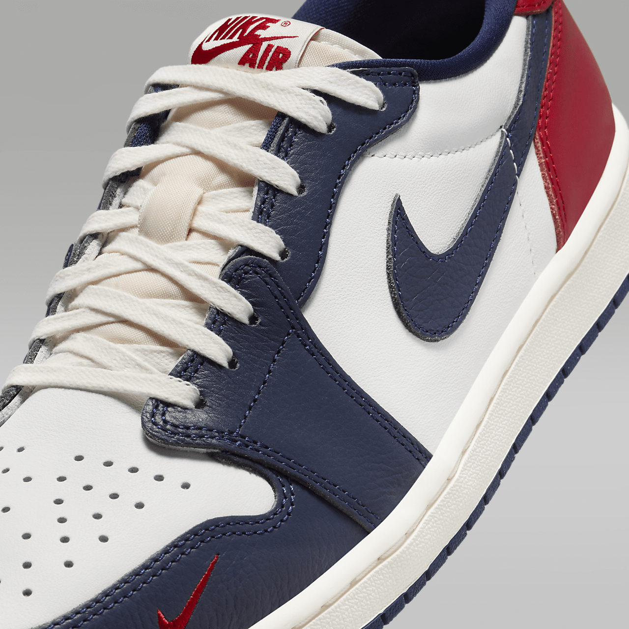 Nike Air Jordan 1 sneaker Summit White/Midnight Navy/Neutral Grey/Gym Red