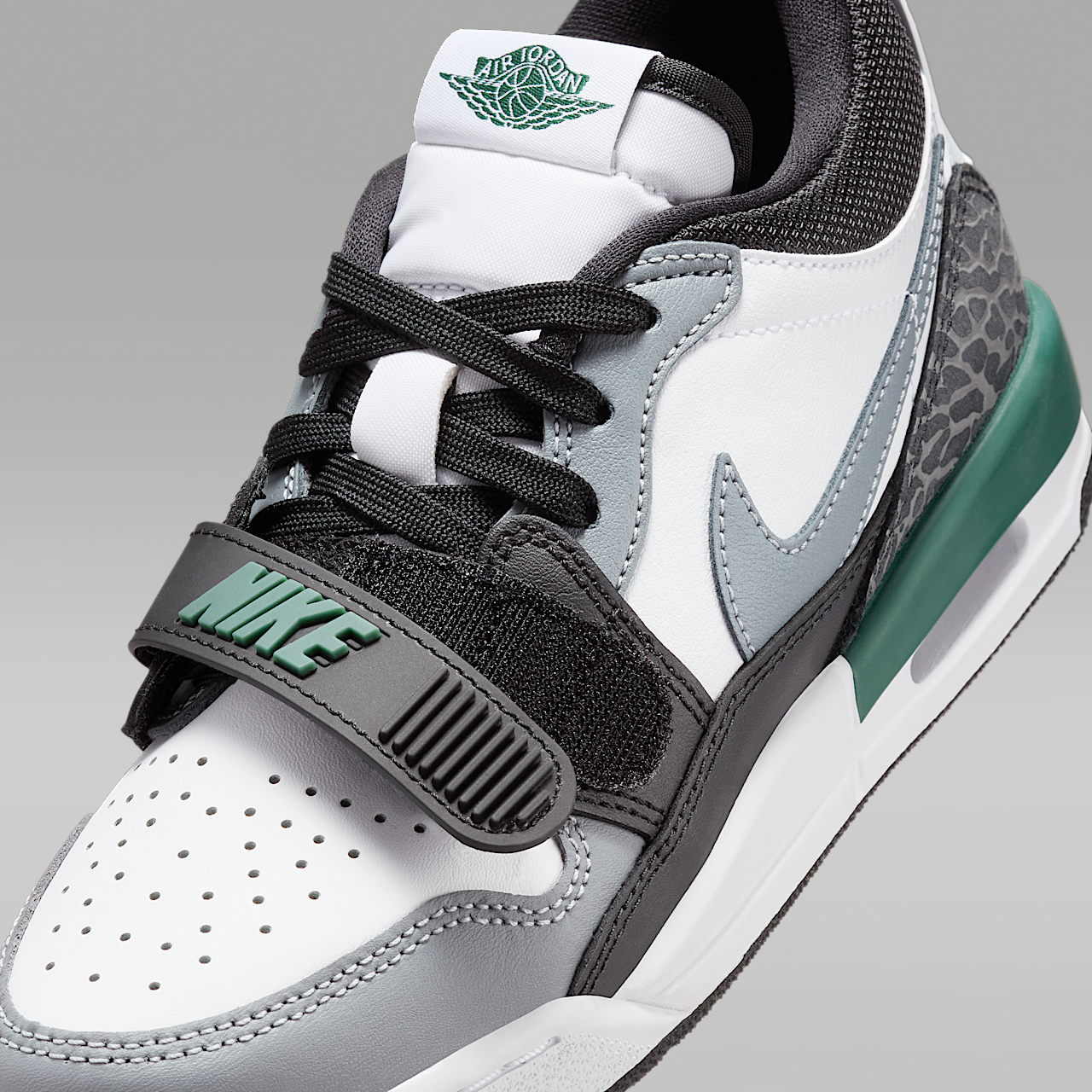 Nike Air Jordan Legacy sneaker Wit/Zwart/Cool Grey/Oxidized Green
