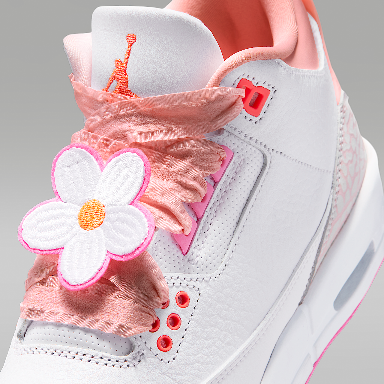 Nike Air Jordan sneaker Pearl Pink/Pink Bloom/Pink Glow/Hyper Orange