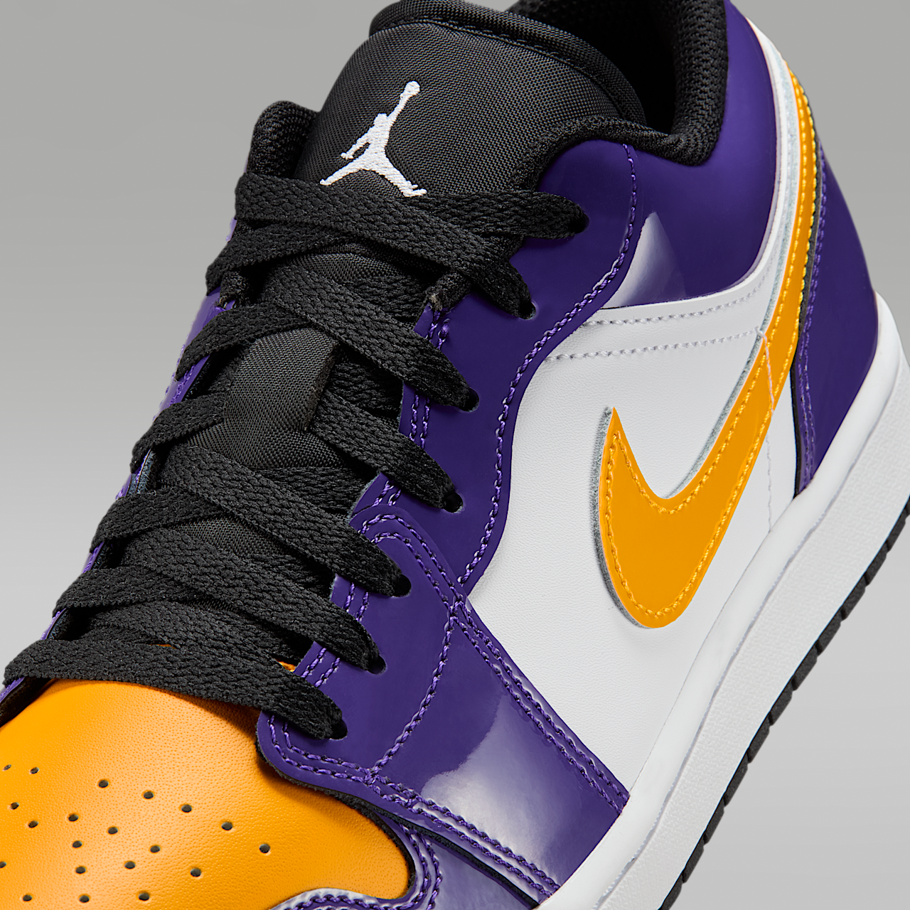 Nike Air Jordan sneaker Court Purple/Wit/Zwart/University Gold