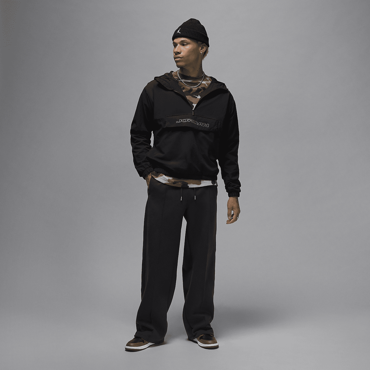 Nike Air Jordan 1 Mid sneaker Zwart/Medium Olive/Sail/Wit