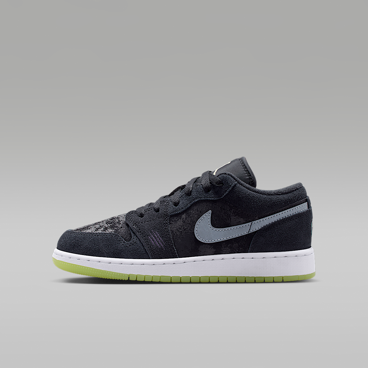 Nike Air Jordan 1 Low sneaker Zwart/Barely Volt/Dark Raisin/Iron Grey