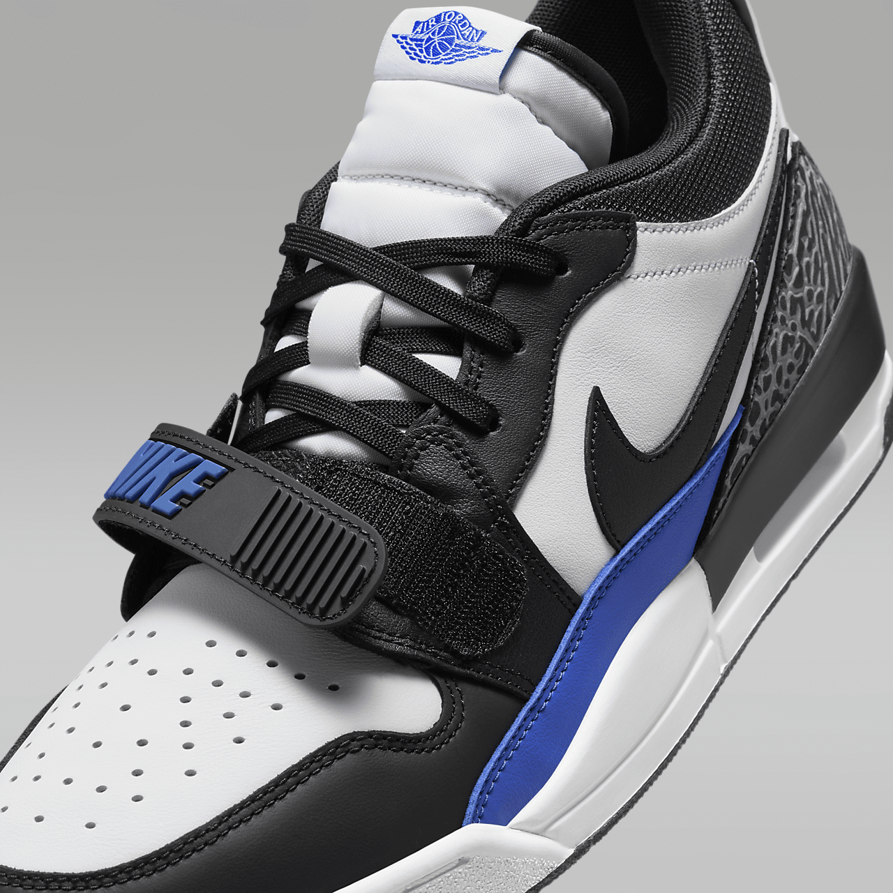 Nike Air Jordan Legacy sneaker Wit/Game Royal/Wolf Grey/Zwart
