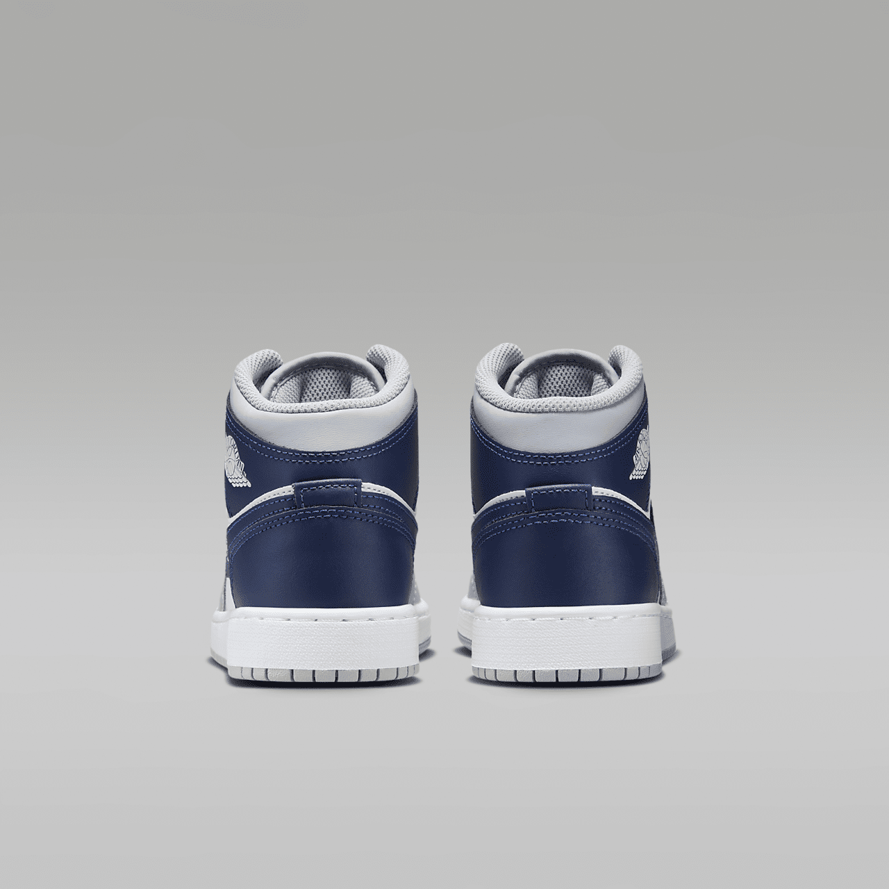 Nike Air Jordan 1 Mid sneaker Wit/Wolf Grey/Midnight Navy