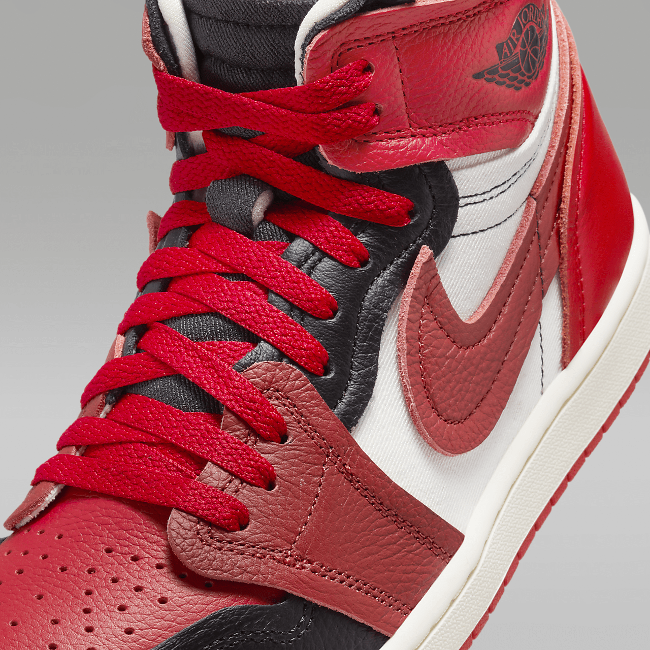 Nike Air Jordan 1 High sneaker Sport Red/Zwart/Sail/Dune Red
