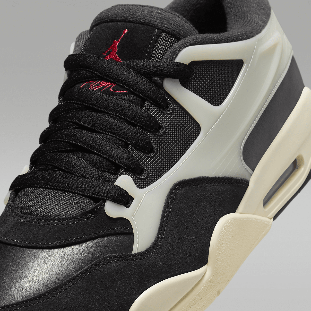 Nike Air Jordan sneaker Zwart/Sail/Coconut Milk/Gym Red