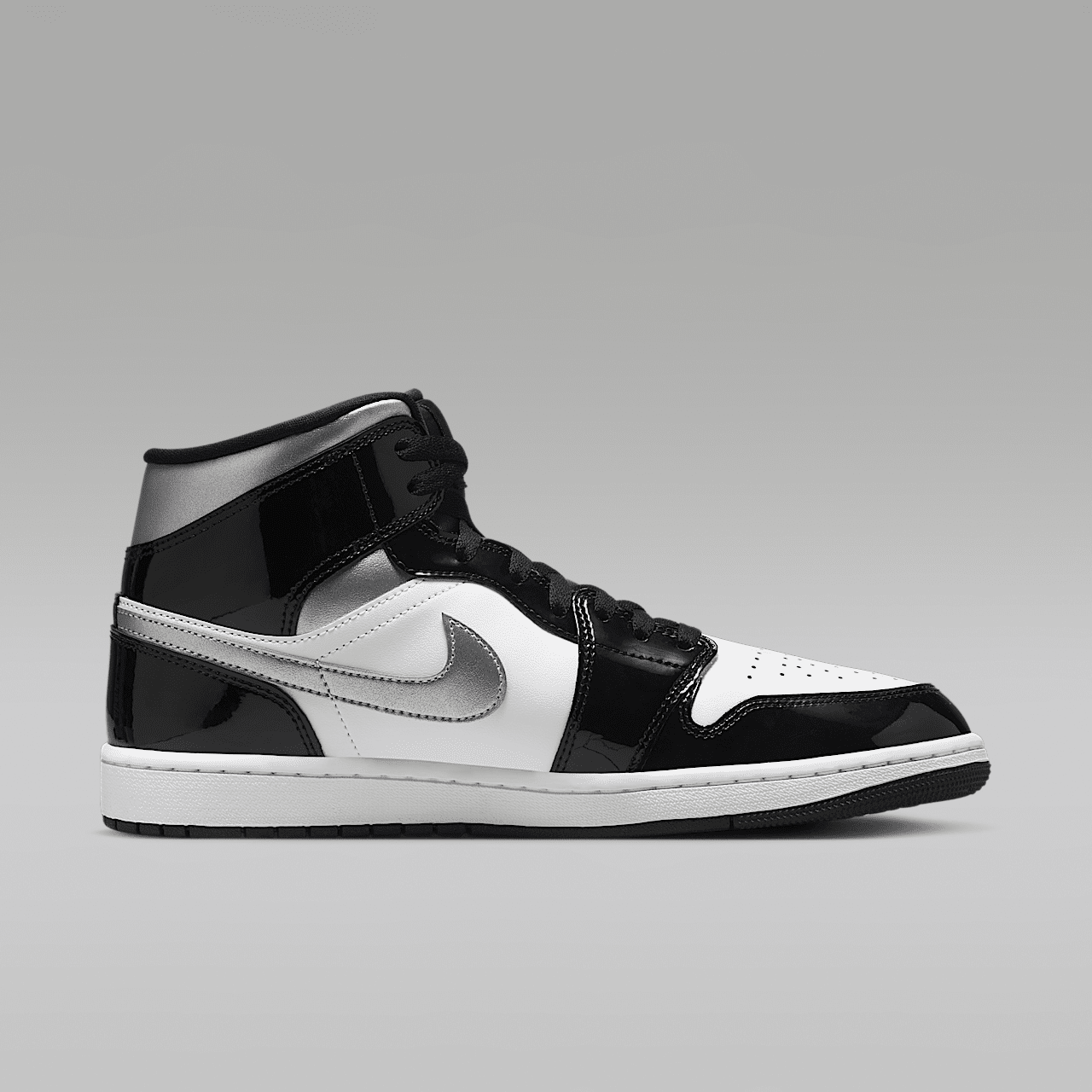 Nike Air Jordan 1 Mid sneaker Zwart/Wit/Metallic Gold/Metallic Silver