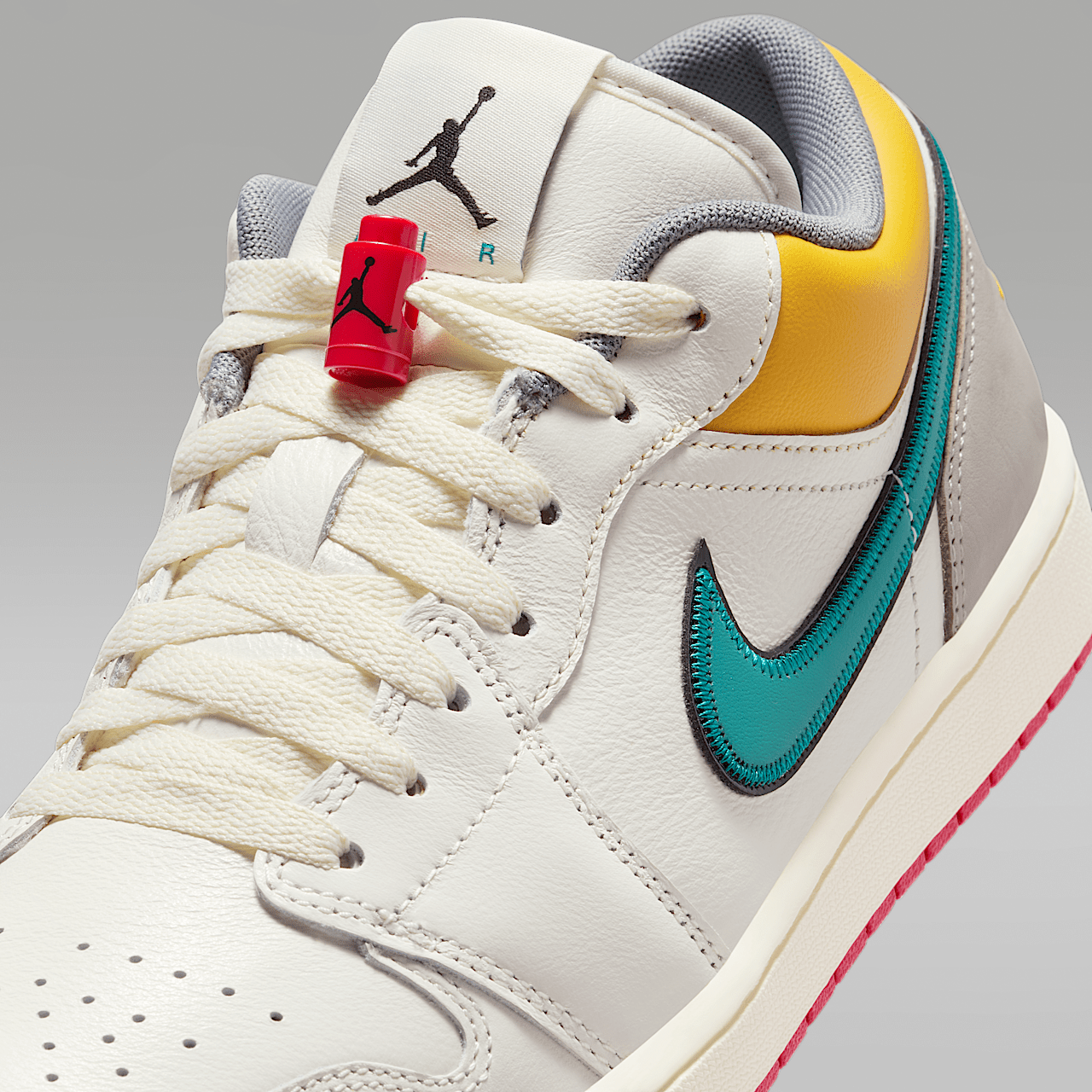 Nike Air Jordan 1 Low sneaker Sail/Cashmere/College Grey/Brave Blue