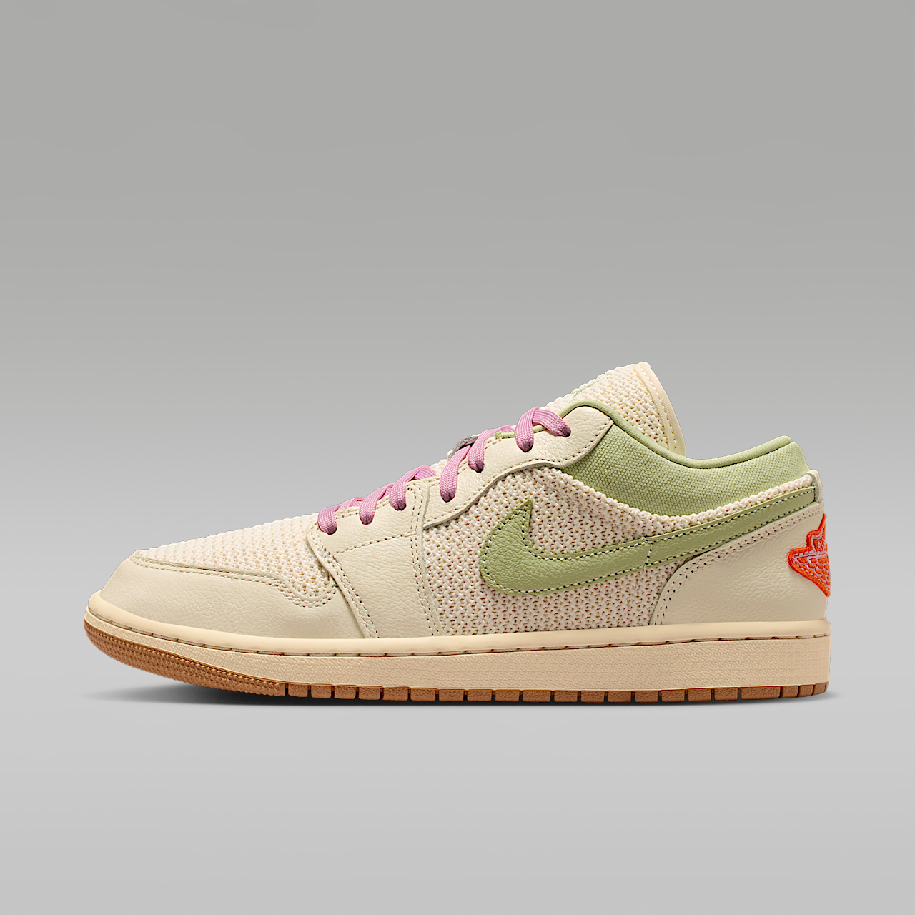 Nike Air Jordan sneaker Sail/Olive Aura/Pearl White/Iced Carmine