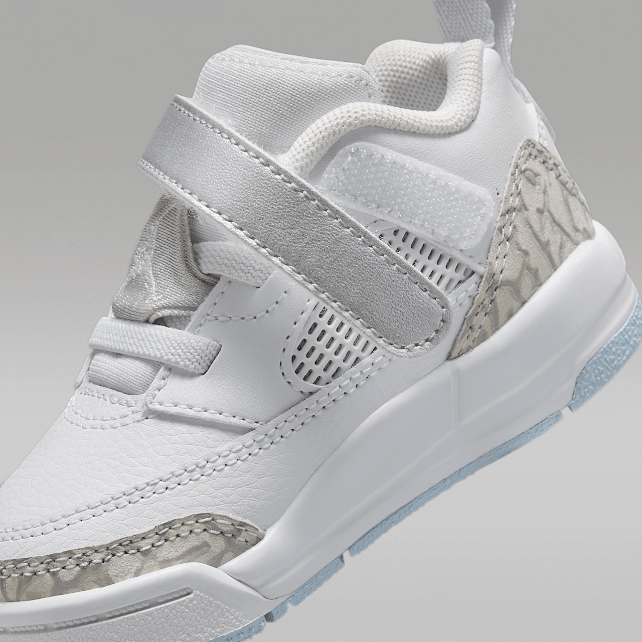 Nike Jordan Spizike Low sneaker Wit/Metallic Silver/Barely Blue/Neutral Grey