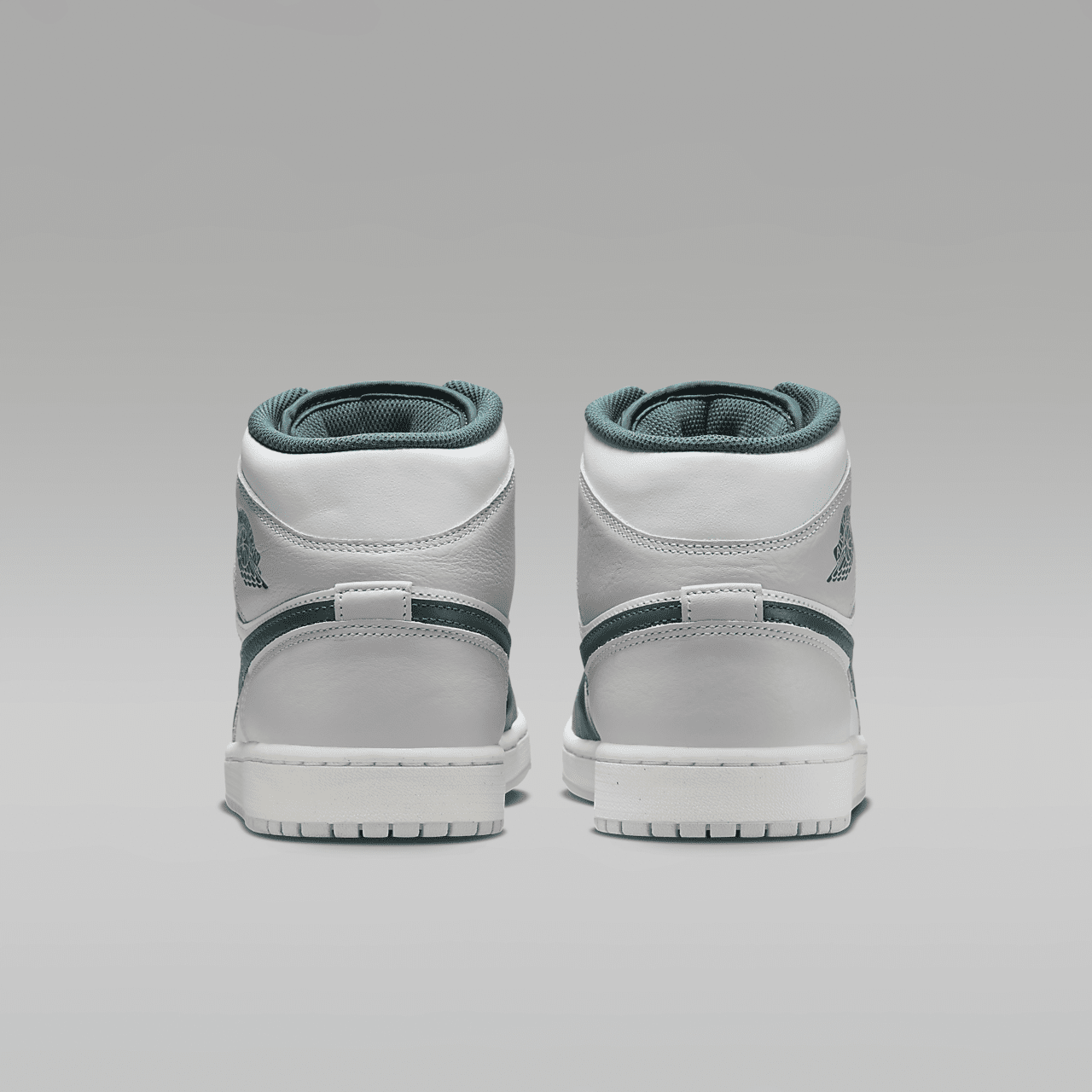 Nike Air Jordan 1 Mid sneaker Wit/Sail/Neutral Grey/Oxidized Green