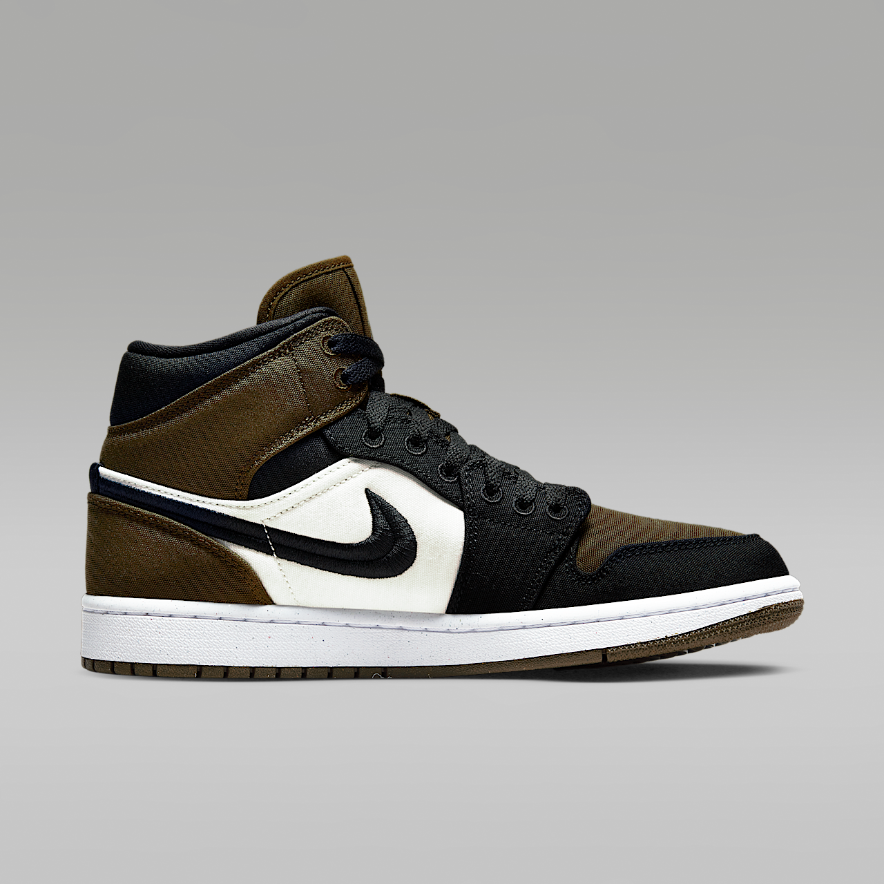 Nike Air Jordan 1 Mid sneaker Light Olive/Sail/Wit/Zwart