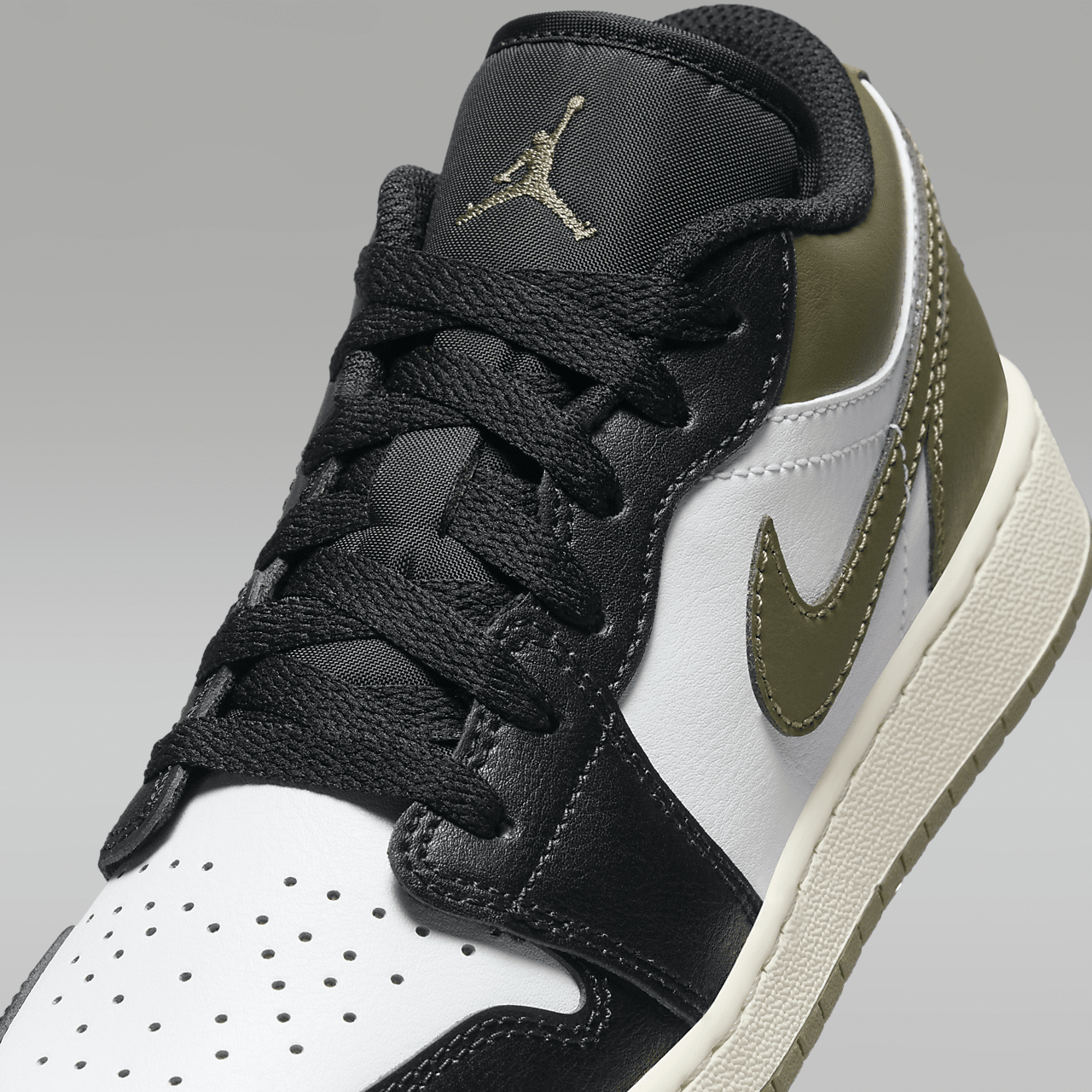 Nike Air Jordan 1 Low sneaker Zwart/Medium Olive/Wit