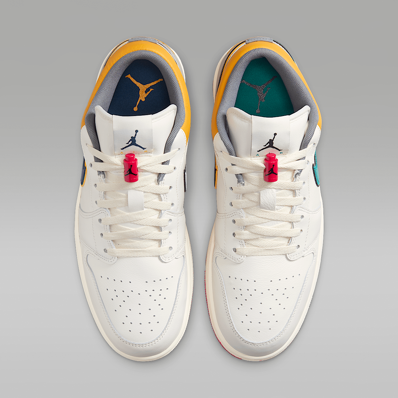 Nike Air Jordan 1 Low sneaker Sail/Cashmere/College Grey/Brave Blue