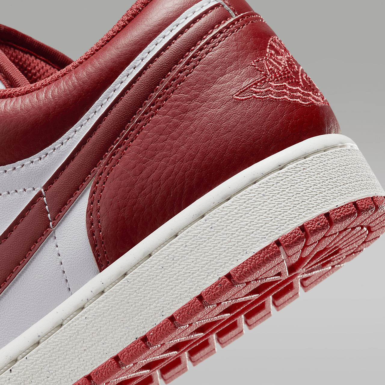 Nike Air Jordan 1 Low sneaker Wit/Lobster/Sail/Dune Red
