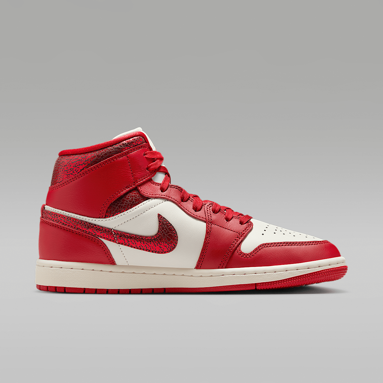 Nike Air Jordan sneaker Sail/Team Red/Varsity Red