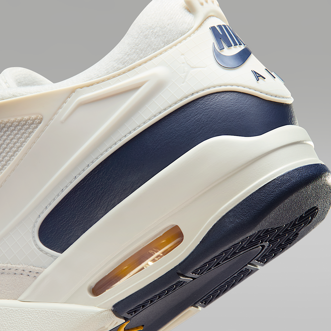 Nike Air Jordan 4 RM sneaker Sail/Phantom/University Gold/Midnight Navy