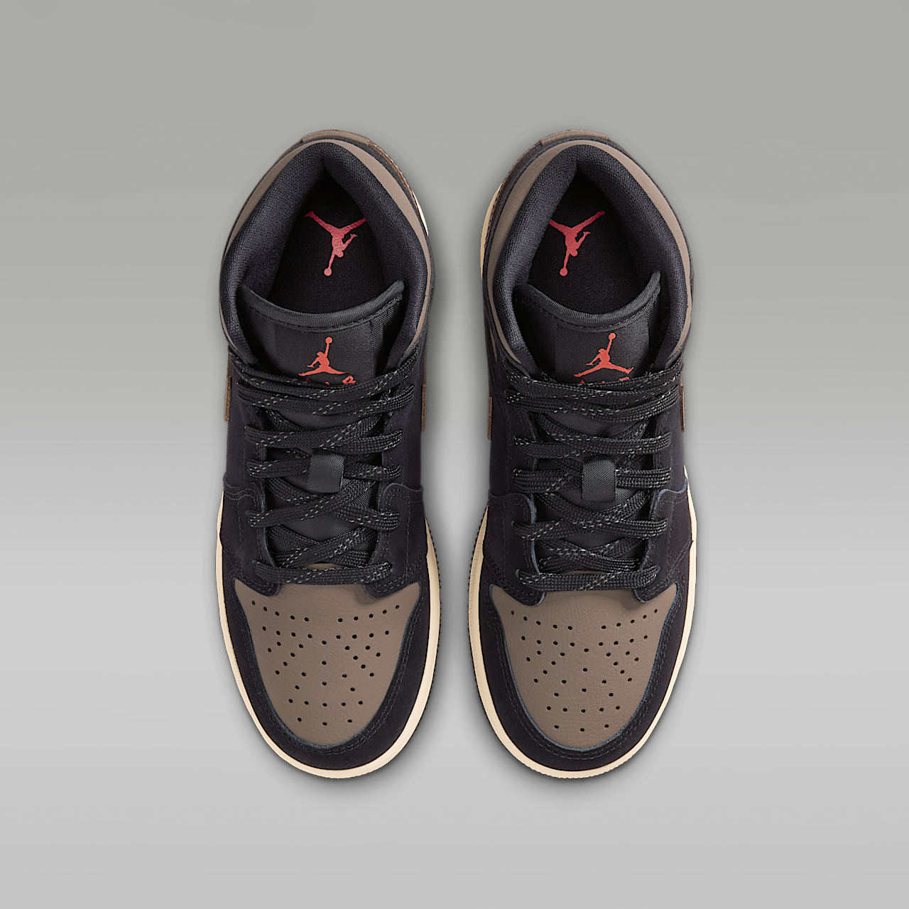 Nike Air Jordan sneaker Zwart/Light Wild Mango/Muslin/Olive Grey