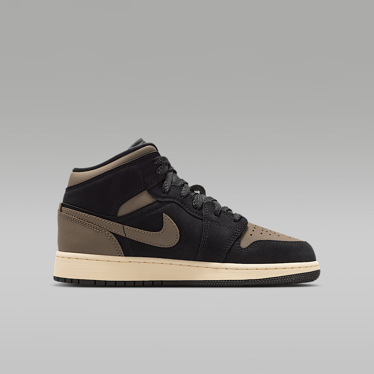 Nike Air Jordan sneaker Zwart/Light Wild Mango/Muslin/Olive Grey