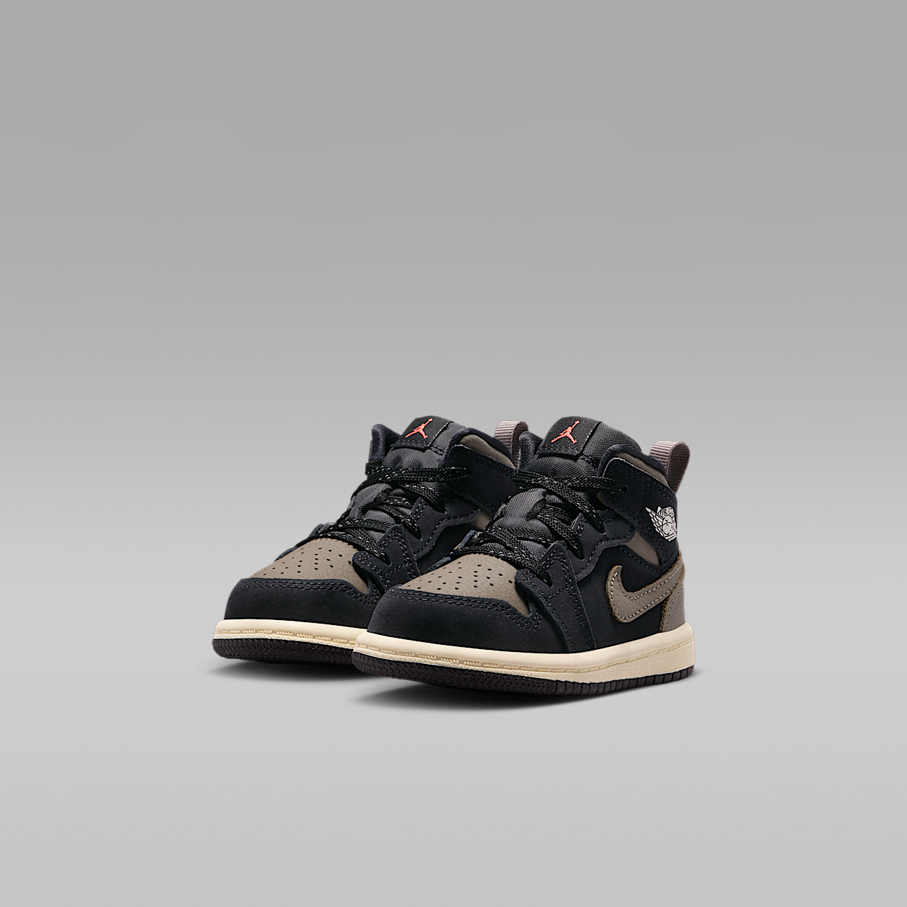 Nike  sneaker Zwart/Light Wild Mango/Muslin/Olive Grey
