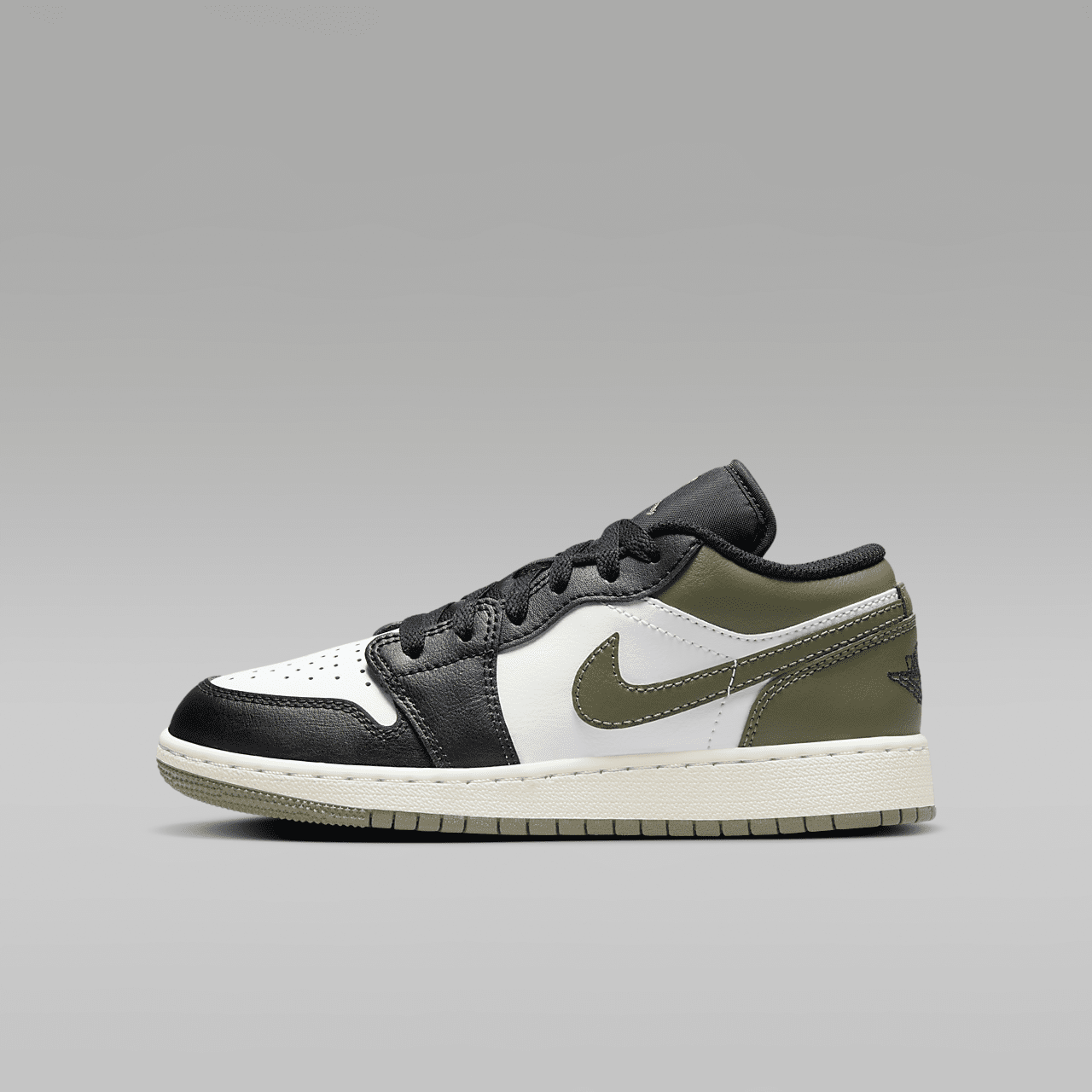 Nike Air Jordan 1 Low sneaker Zwart/Medium Olive/Wit