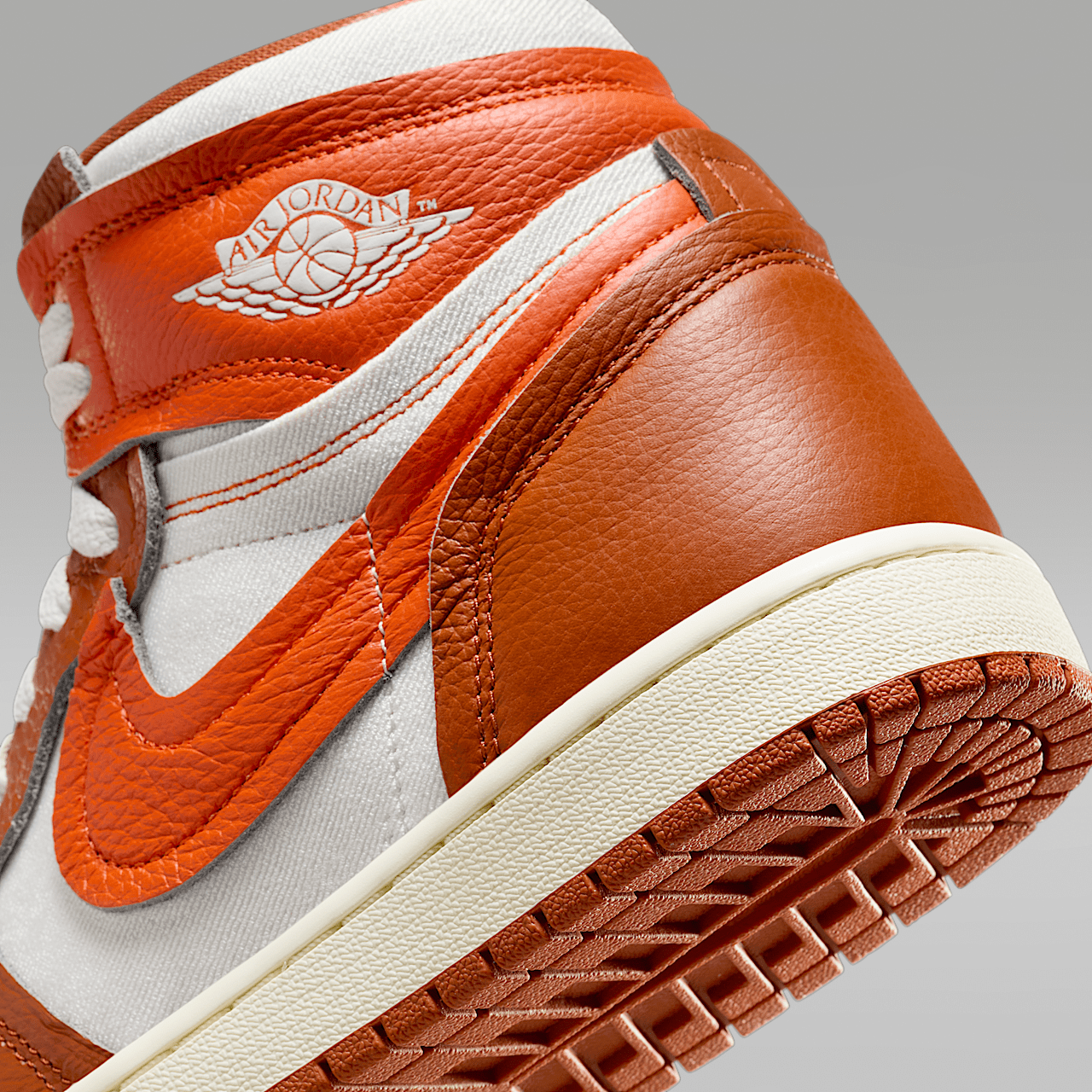 Nike Air Jordan 1 High sneaker Desert Orange/Brilliant Orange/Coconut Milk/Sail
