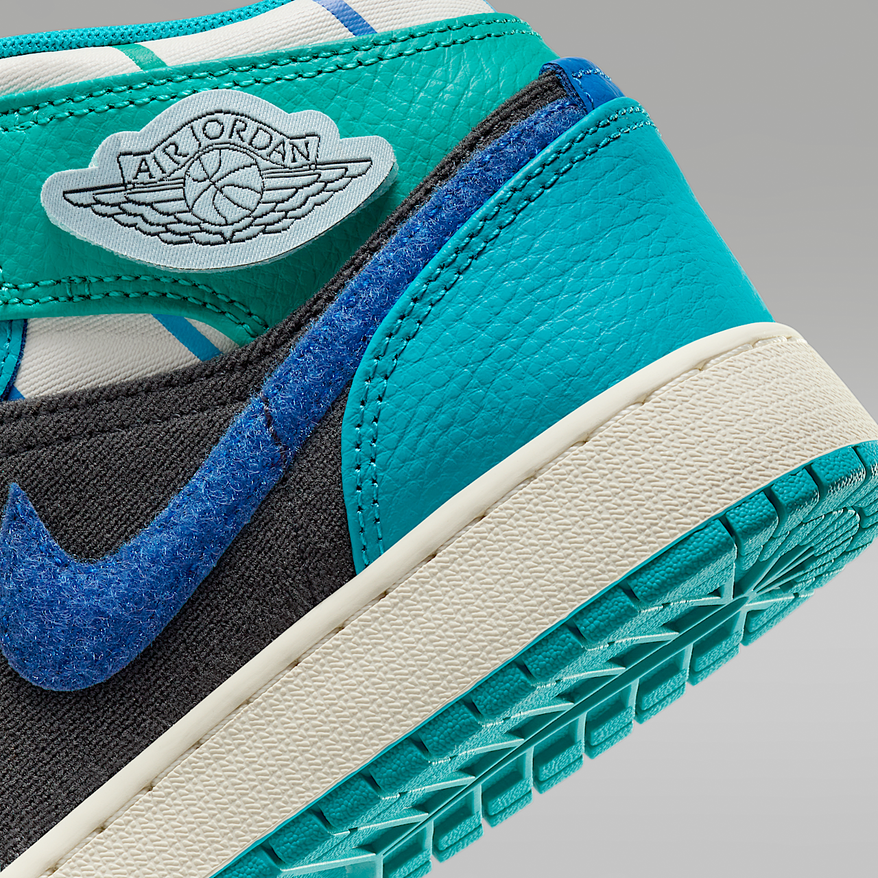 Nike Air Jordan 1 Mid sneaker Anthracite/Aquatone/New Emerald/Glacier Blue