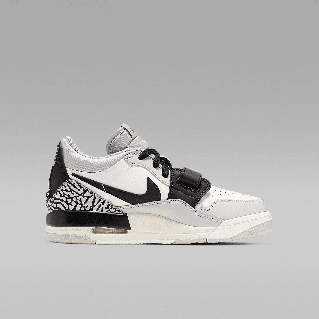 Nike Air Jordan Legacy sneaker Summit White/Tech Grey/Zwart/Fire Red