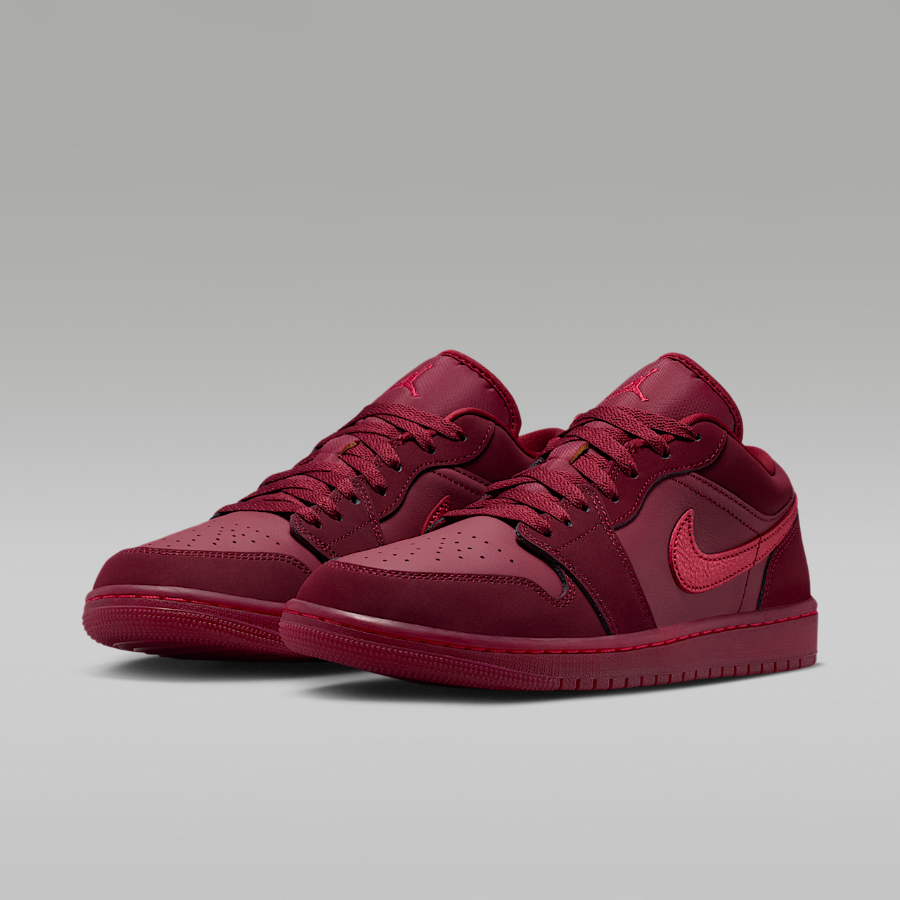 Nike Air Jordan sneaker Team Red/Sierra Red
