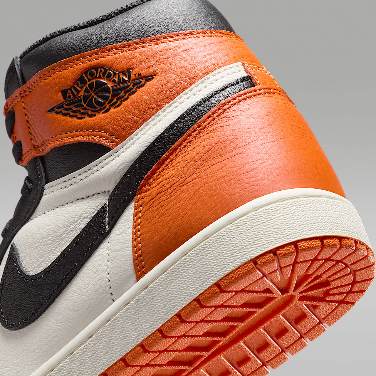Nike Air Jordan 1 sneaker Zwart/Sail/Starfish/Zwart