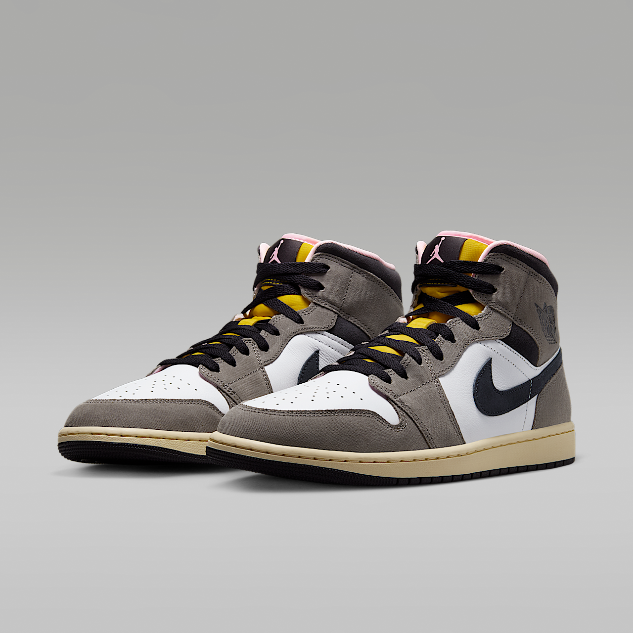 Nike Air Jordan sneaker Wit/Cave Stone/Dark Sulfur/Oil Grey