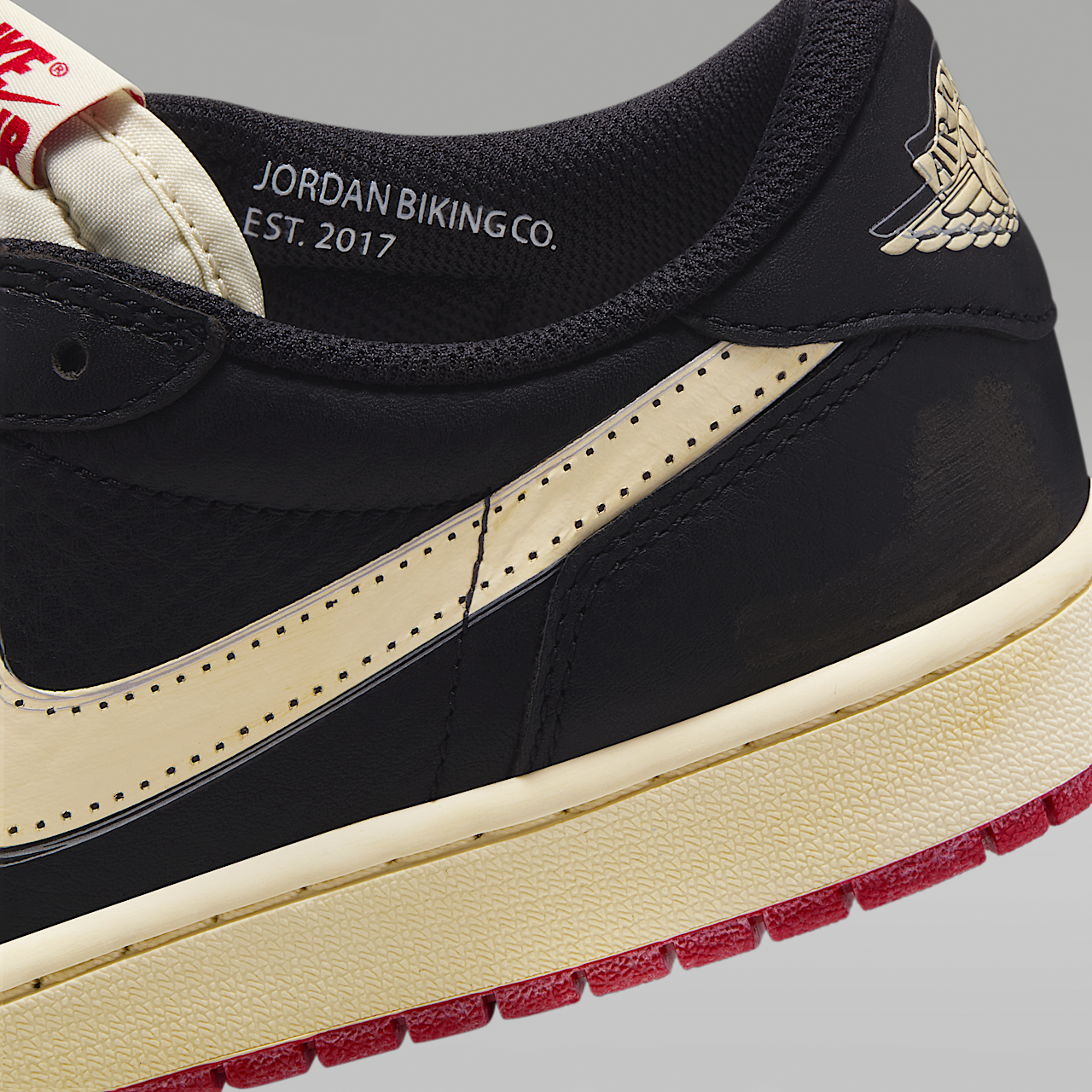 Nike Air Jordan 1 sneaker Zwart/Varsity Red/Muslin