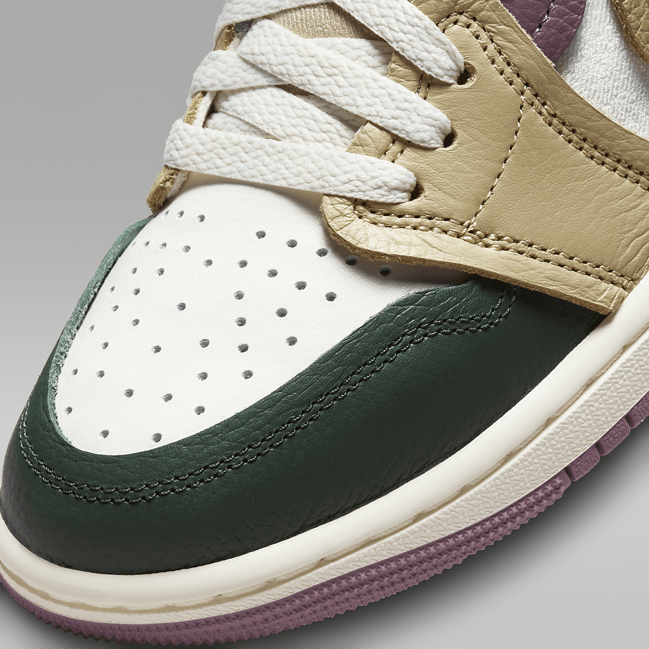 Nike Air Jordan 1 High sneaker Galactic Jade/Sail/Sky J Mauve/Desert