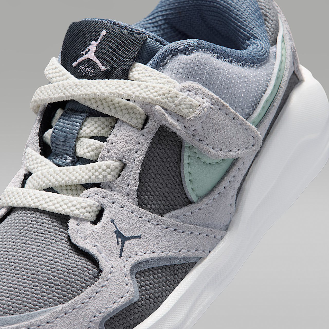 Nike  sneaker Cool Grey/Iris Whisper/Anthracite/Jade Aura