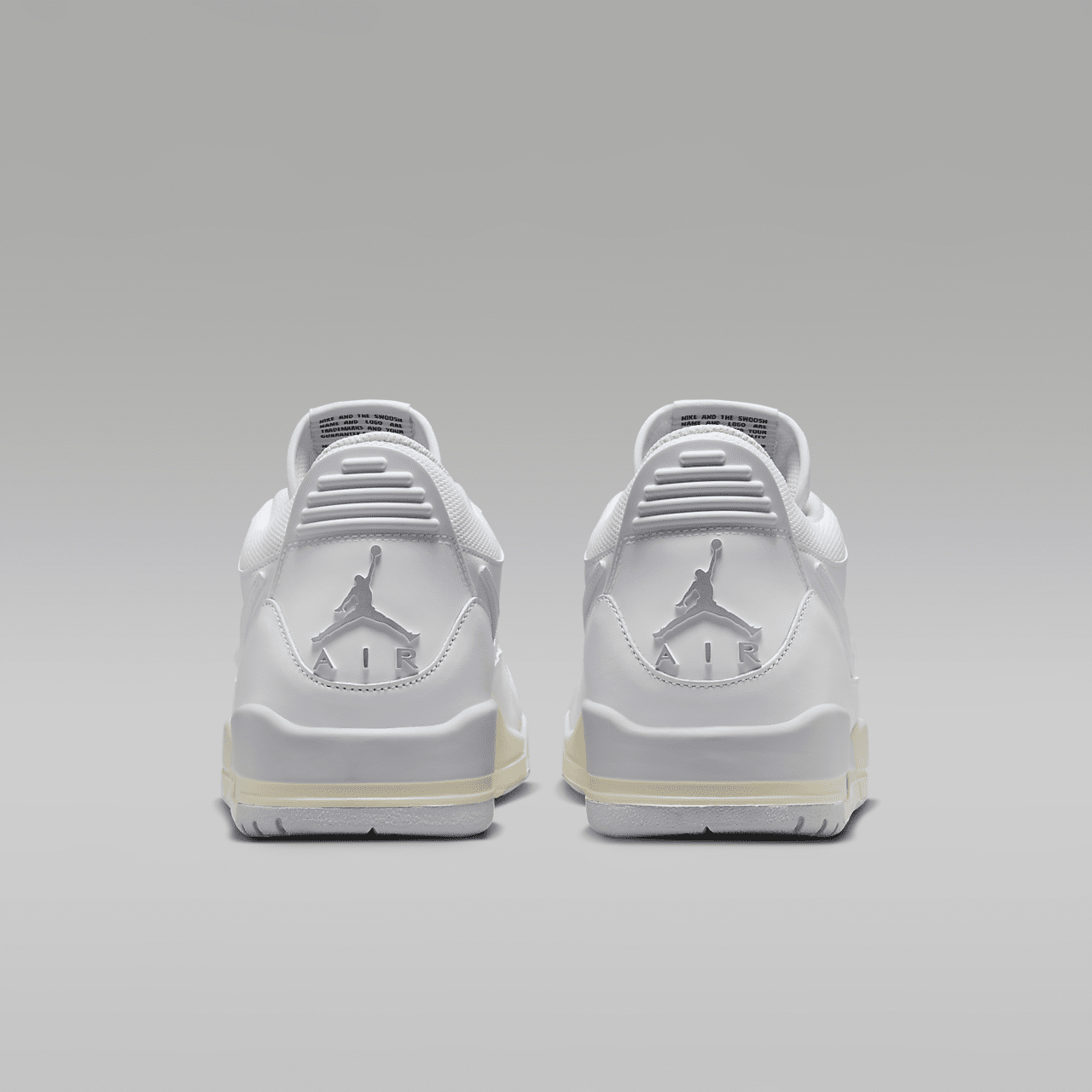 Nike Air Jordan Legacy sneaker Wit/Coconut Milk/Photon Dust/Wit