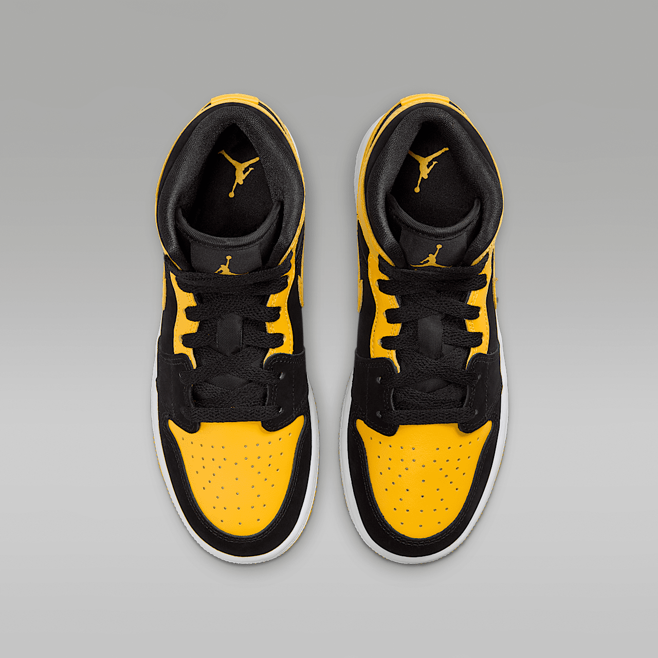 Nike Air Jordan sneaker Zwart/Wit/Varsity Maize