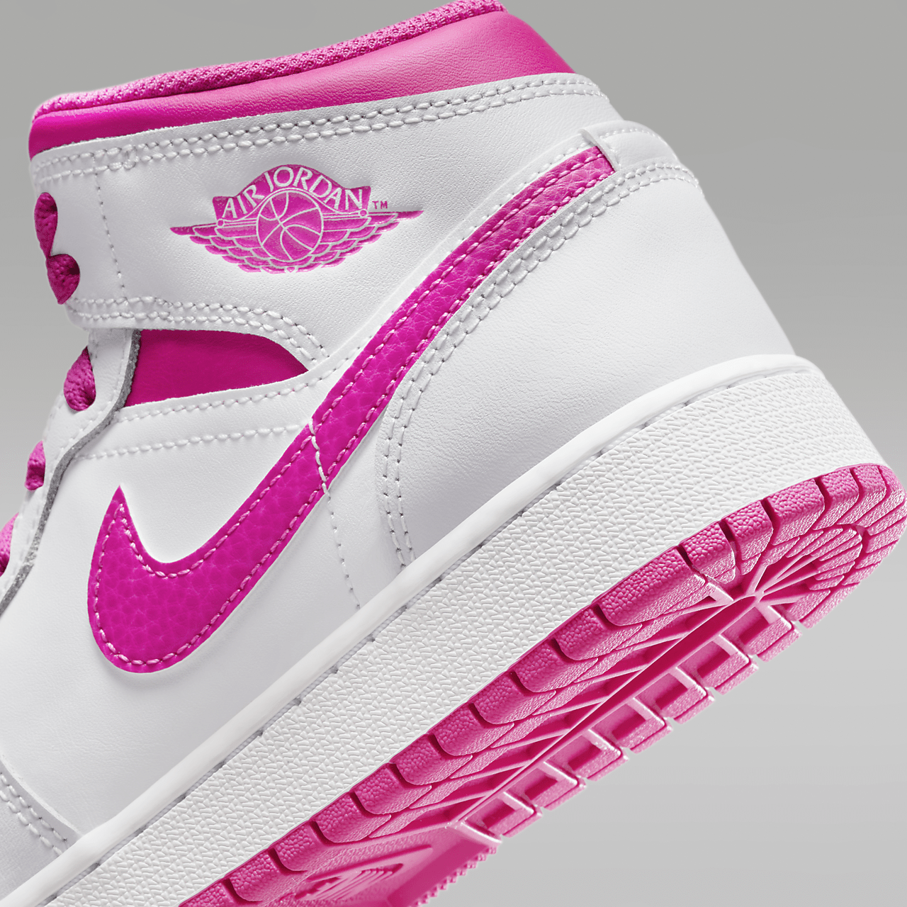 Nike Air Jordan 1 Mid sneaker Iris Whisper/Wit/Fire Pink