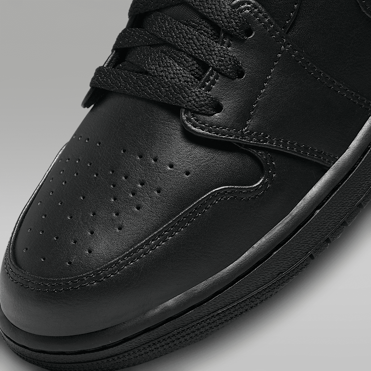 Nike Air Jordan 1 Mid sneaker Zwart/Zwart/Zwart