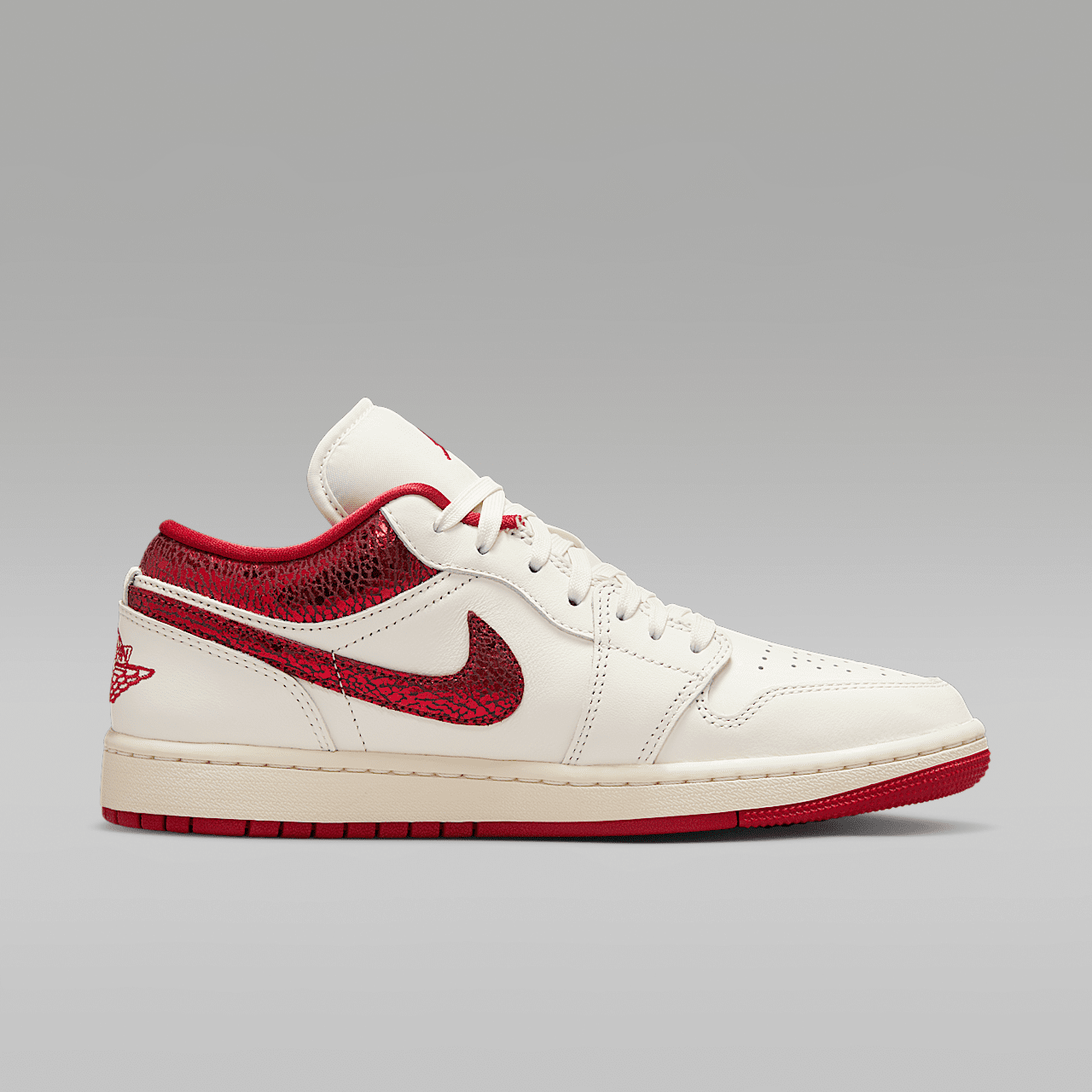 Nike Air Jordan sneaker Sail/Team Red/Varsity Red
