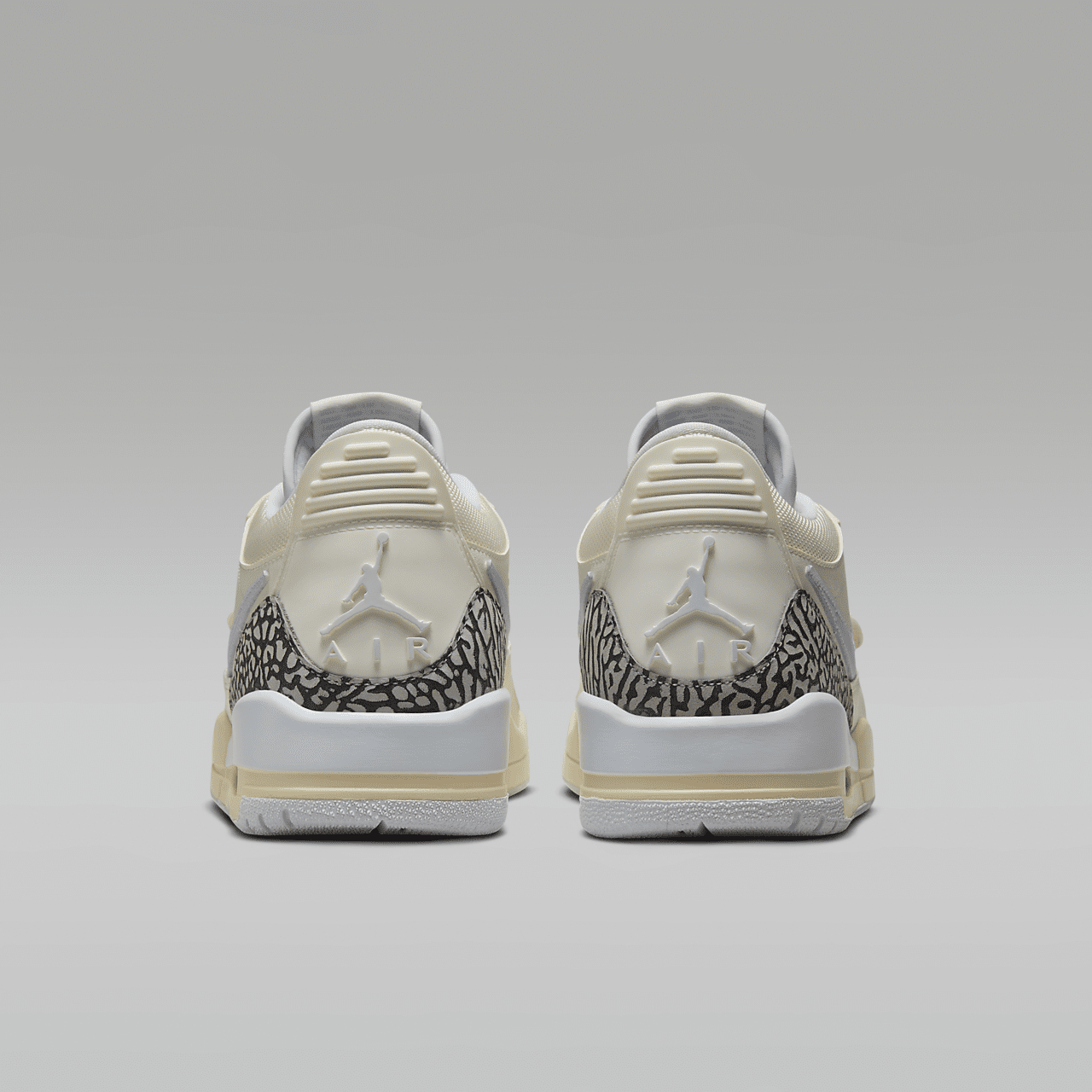Nike Air Jordan Legacy sneaker Sail/Cement Grey/Zwart/Football Grey