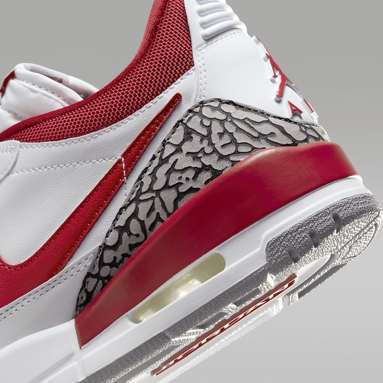 Nike Air Jordan Legacy sneaker Wit/Cement Grey/Zwart/Gym Red