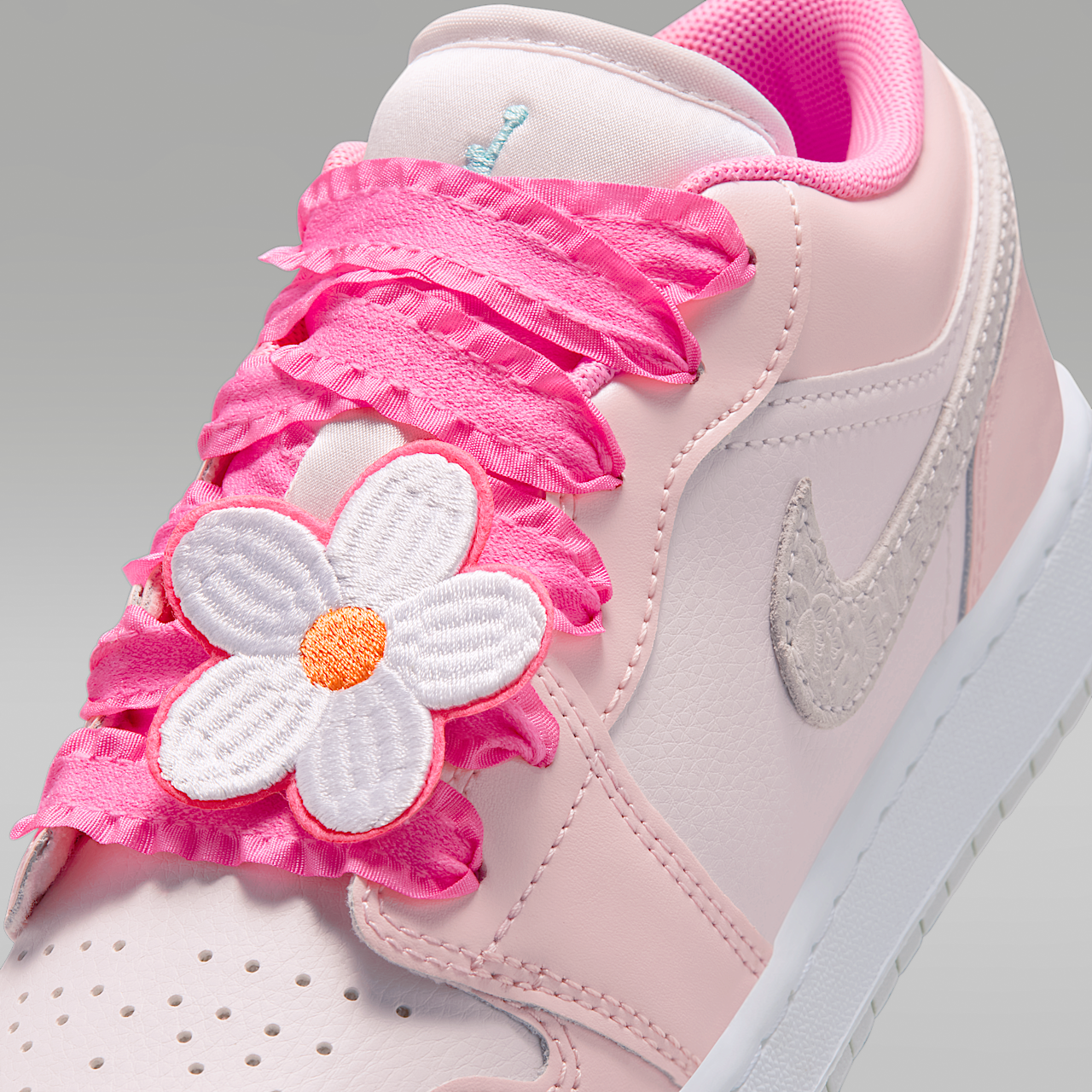Nike Air Jordan sneaker Pink Bloom/Pearl Pink/Hyper Orange/Pink Glow