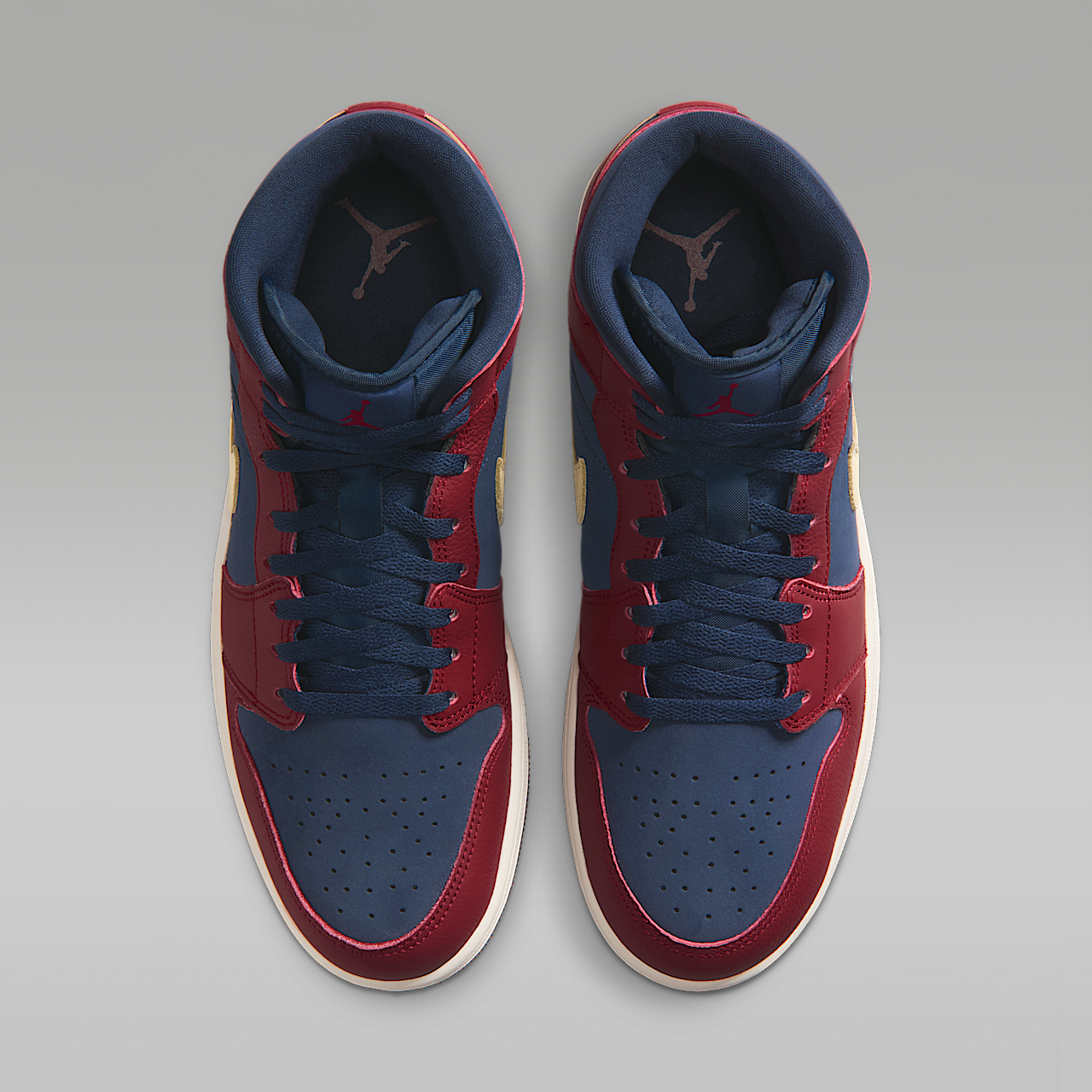 Nike Air Jordan sneaker Team Red/Obsidian/Pale Vanilla