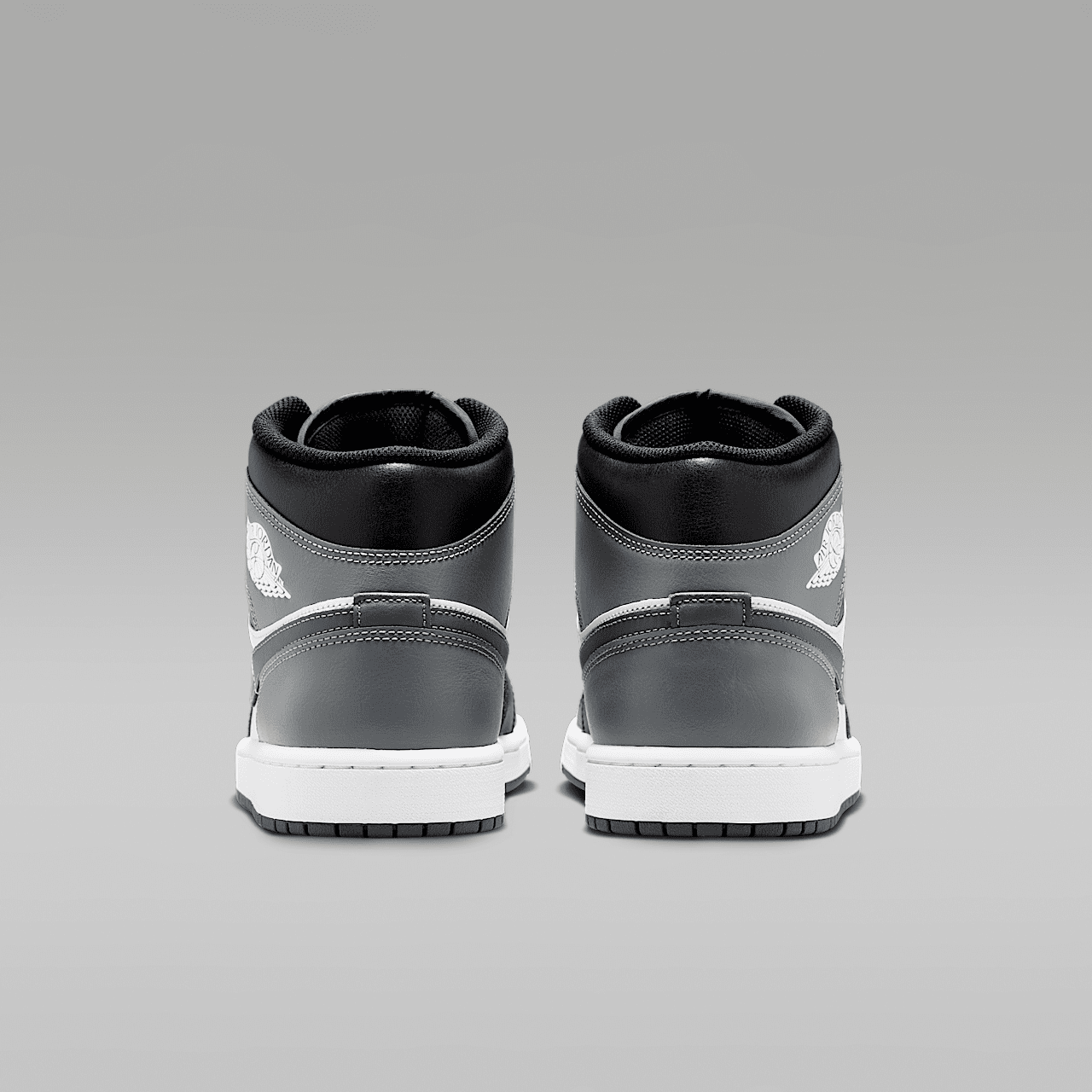 Nike Air Jordan 1 Mid sneaker Zwart/Wit/Iron Grey