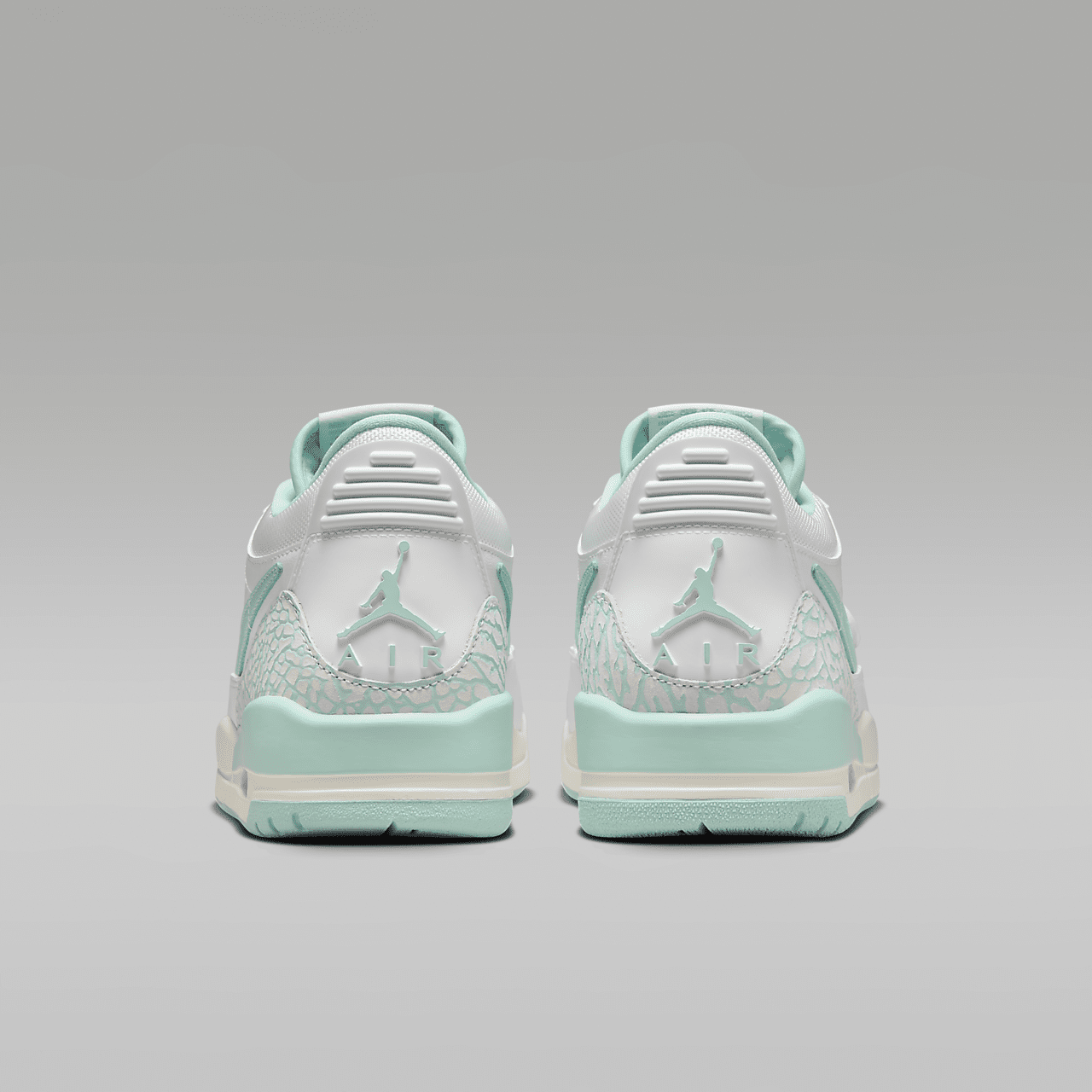 Nike Air Jordan Legacy sneaker Wit/Sail/Light Dew