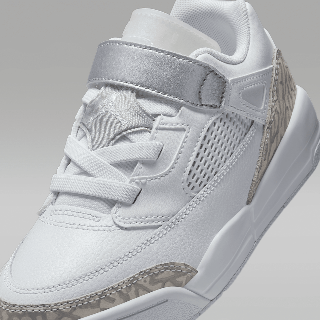 Nike Jordan Spizike Low sneaker Wit/Metallic Silver/Barely Blue/Neutral Grey