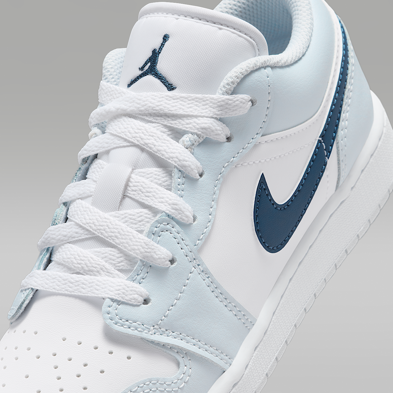 Nike Air Jordan 1 Low sneaker Wit/Aura/Squadron Blue