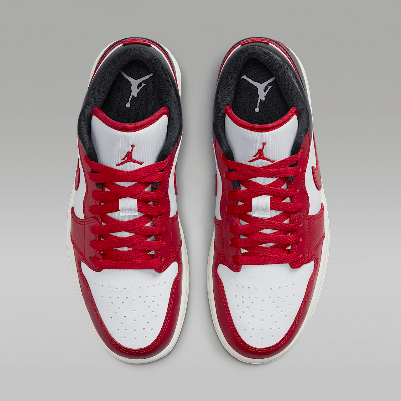Nike Air Jordan 1 Low sneaker Wit/Zwart/Sail/Gym Red