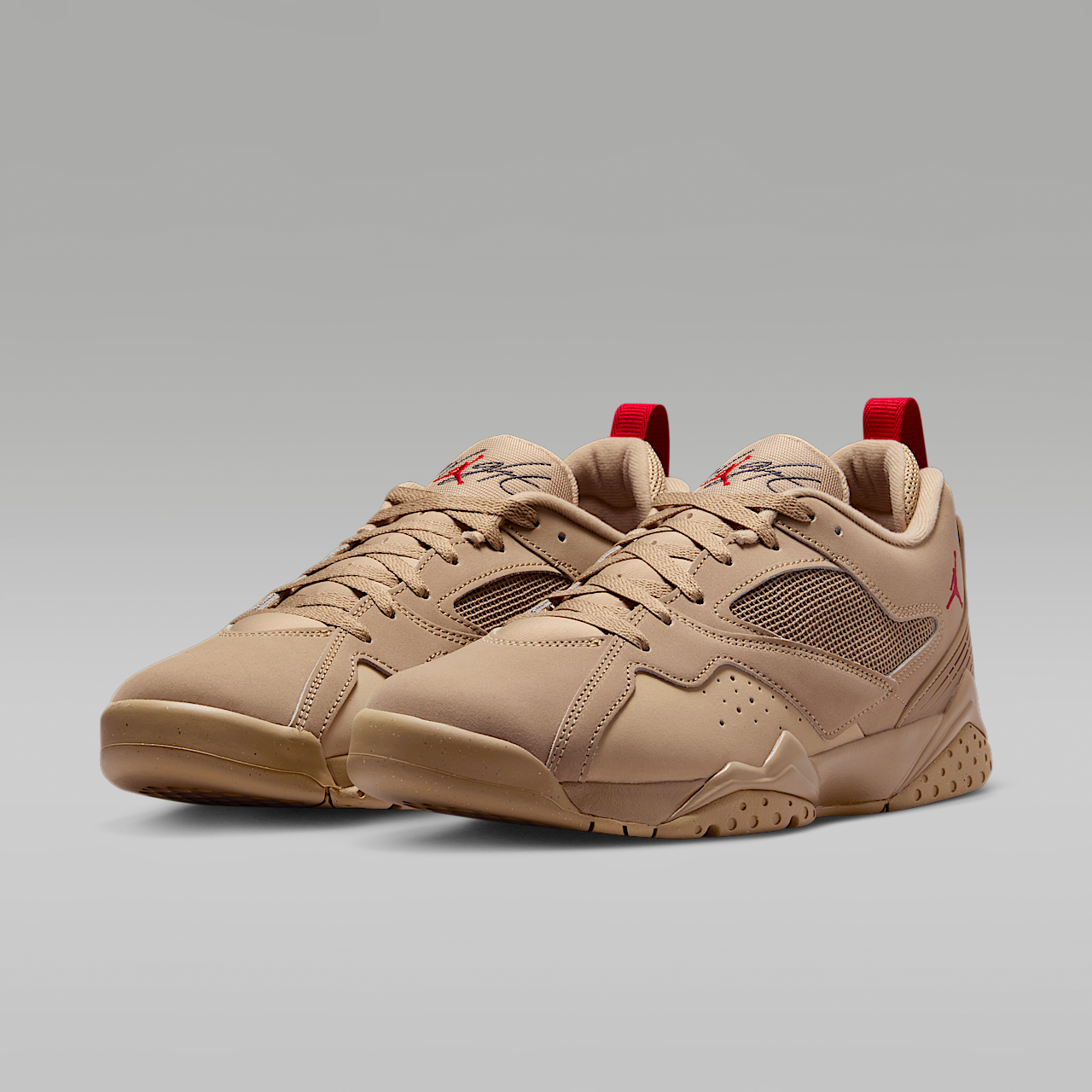 Nike Air Jordan sneaker Desert Camo/Mushroom/Anthracite/Fire Red